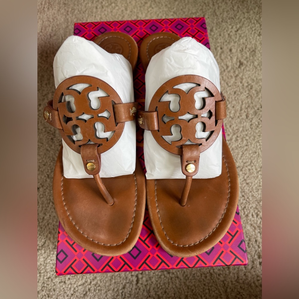 TORY BURCH - MILLER SANDAL, LEATHER VINTAGE VACHETTA